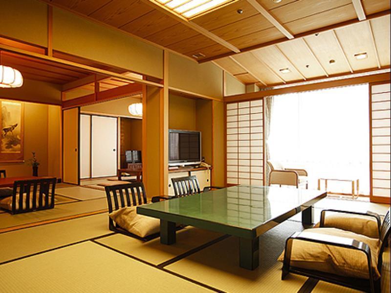 Choraku Ryokan Kōbe Esterno foto